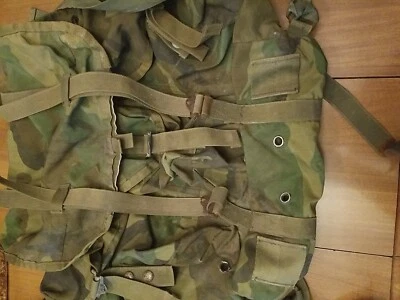 Paquete mediano de camuflaje Usgi Woodland Alice sin marco Foto 1 de 2