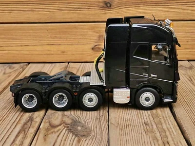 1/32 Scale Volvo FH16 750 Heavy Duty Truck Tractor Black Diecast Model Toy Model - Image 1 of 4