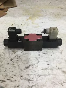 MOOG Hydrolux Valve XWB10096-001-21 - Picture 1 of 5