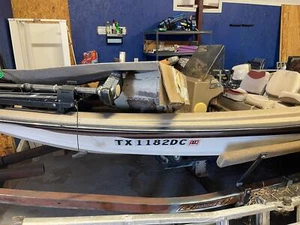 1982 Ranger 16' Fishing Boat w/ Clean Title and Trailer - Picture 1 of 4
