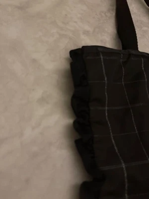 Bolso de Mano Ressportsack Check Volantes Negro Foto 1 de 4