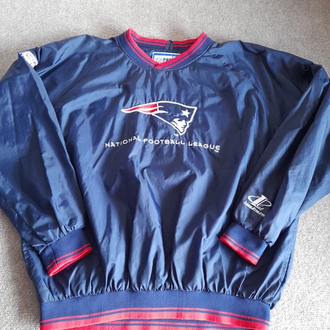 Vintage New England Patriots Windbreaker Men XL NFL Pro Line Logo Athletic Cover
