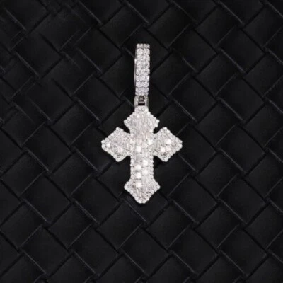 Colgante Cruz Hombre Baguette Redondo Moissanita Real 2.00 Ct Chapado en Oro Blanco 14K Foto 1 de 4