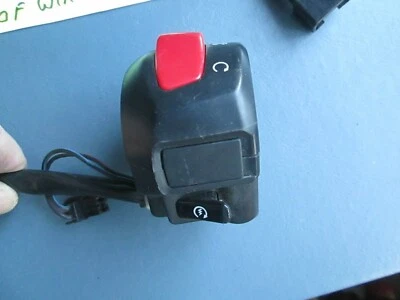 Interruptor de arranque/parada mango derecho Suzuki GSX-R BANDIT KATANA 37200-33E31  Foto 1 de 4