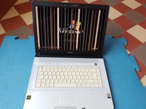 Ordinateur portable vintage Sony Vaio 15,6" VGN-FE28H complet, à réparer - Photo 1/6