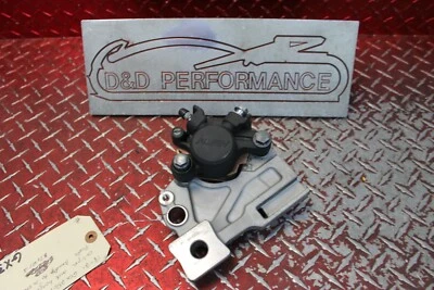 2018–2021 SUZUKI GSX250R OEM СУППОРТ ЗАДНЕГО ТОРМОЗА И ПОДВЕСКА GX316 - Изображение 1 из 4