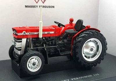 Universal Hobbies 1/32 Scale UH2785 - Massey Ferguson 135 - Red - Image 1 of 4