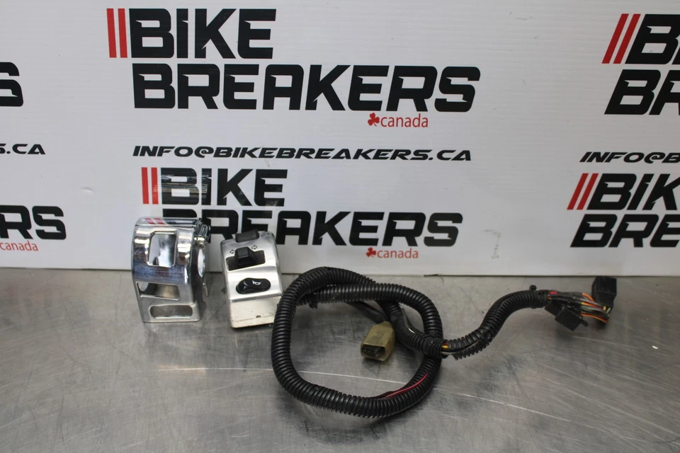 03-08 KAWASAKI VULCAN 1600 CLIP IZQUIERDO EN MANGO BOCINA SEÑALES INTERRUPTOR BB196 Foto 1 de 4