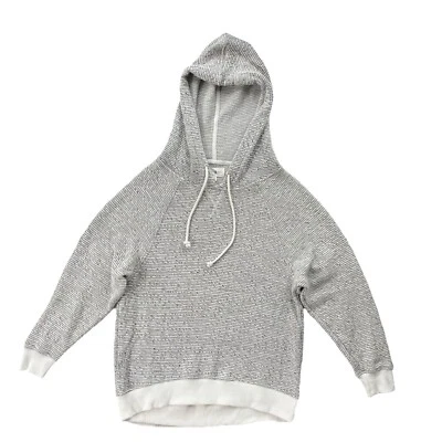 Sudadera con capucha Lou & Grey para mujer talla pequeña blanca y negra gruesa tejida con textura con cordón Foto 1 de 4