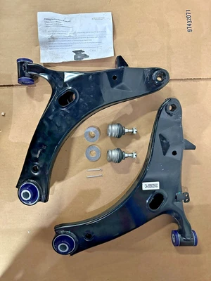 Juego de brazo de control inferior delantero SuperPro con bujes SuperPro para Subaru Forester Foto 1 de 4