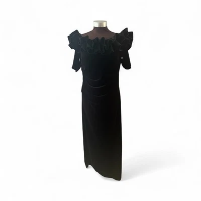 Vestido longo de veludo Xscape tamanho 14 preto fora do ombro com babado fenda festa de fim de ano - Imagem 1 de 4