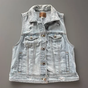 American Eagle Women’s Medium Blue Denim Vest Distressed Button Up Jean Jacket - Picture 1 of 4