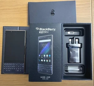 BlackBerry KEY2 LE BBE100-4 Dual SIM 64GB 4GB RAM Smartphone Champagner entsperrt - Bild 1 von 10