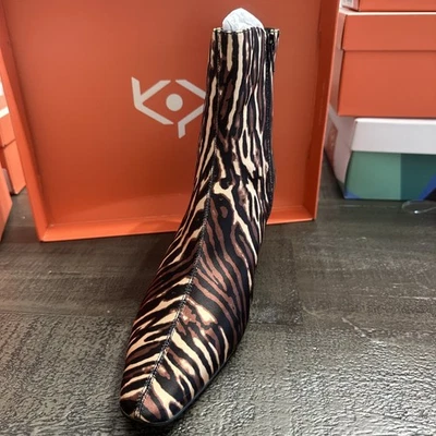 Botín Katy Perry para mujer The Wandering estampado de tigre satinado, talla 7,5 M Foto 1 de 4