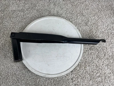 4K021 L-Shaped Lug Wrench Wheel Nut Brace Spanner 04764663AB I6454 Black - Image 1 of 4