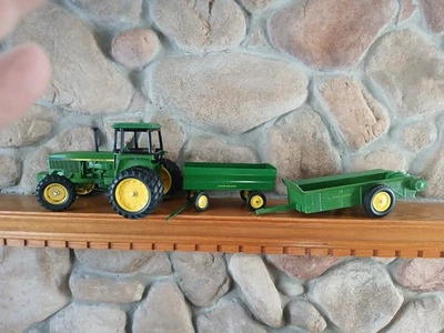 Ertl John Deere Dully Diecast Tractor And 2 Trailers 1:16 Scale Wagon/spreader - Image 1 of 4