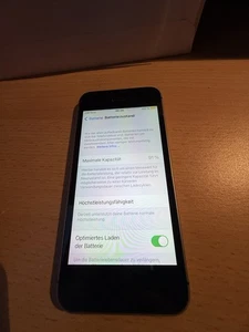 Zwei iPhone SE 32 GB 1 Generation  - Bild 1 von 24