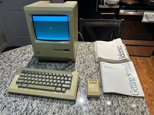 Apple Computer Macintosh Plus 1Mb M0001A. Mouse M0100. Keyboard  M0100. Box - Picture 1 of 24
