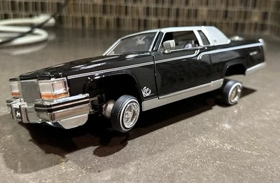 Jada Street Low - 1985 Cadillac Brougham 1:24 Custom Hydraulic - Image 1 of 4