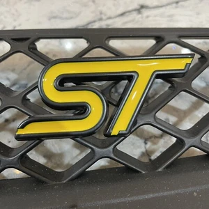 Insignia parrilla ST Ford Fiesta Focus Puma Mondeo 3d metal con acabado esmaltado AMARILLO - Imagen 1 de 5