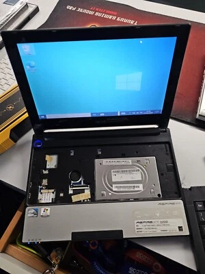 2 Netbook  Acer Aspire One D255E /  Happy-N55 - Immagine 1 di 4