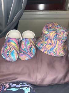 Crocs pastel and bucket hat to match size 6