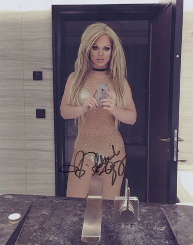 Derrick Barry Britney Spears impersonator (RuPaul's Drag Race) signed 8x10 photo Cover