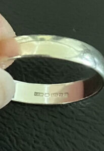375 9K Solid White Gold Ring Platinum Petite Wedding Band Ring Size 5.25 Unisex
