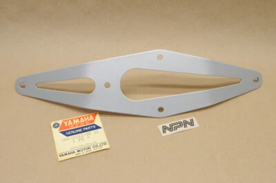 Soporte de montaje de guardabarros delantero NOS Yamaha AT1 CT1 DT1 HT1 RT1 ATMX 284-21512-00-35 Foto 1 de 3