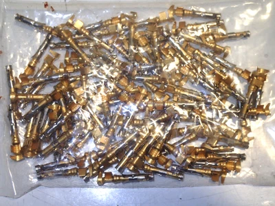 Crimpado dorado hembra AMP 66601-2 18-14AWG 100 piezas. Foto 1 de 4