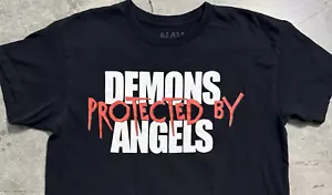 Auténtica Camiseta VLONE X NAV Demonios Ángeles Protegidos Hip Hop Rap Mercancía GC 2 Caras - Imagen 1 de 14