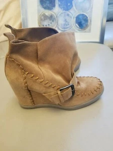 Leather Luxury Rebel Tan Brown Stitched Wedge Booties Women Sz 39.5 - Picture 1 of 5