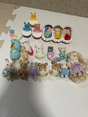 Sylvanian Families Animal Character Set Toy 15 Figures Multicolor Furniture - Image 1 of 2