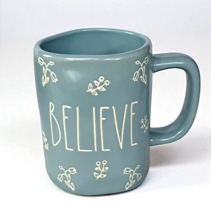 RAE DUNN BELIEVE Blau Becher Blumen Blumendesign Vollständig verpackt 18 Unzen - Bild 1 von 14