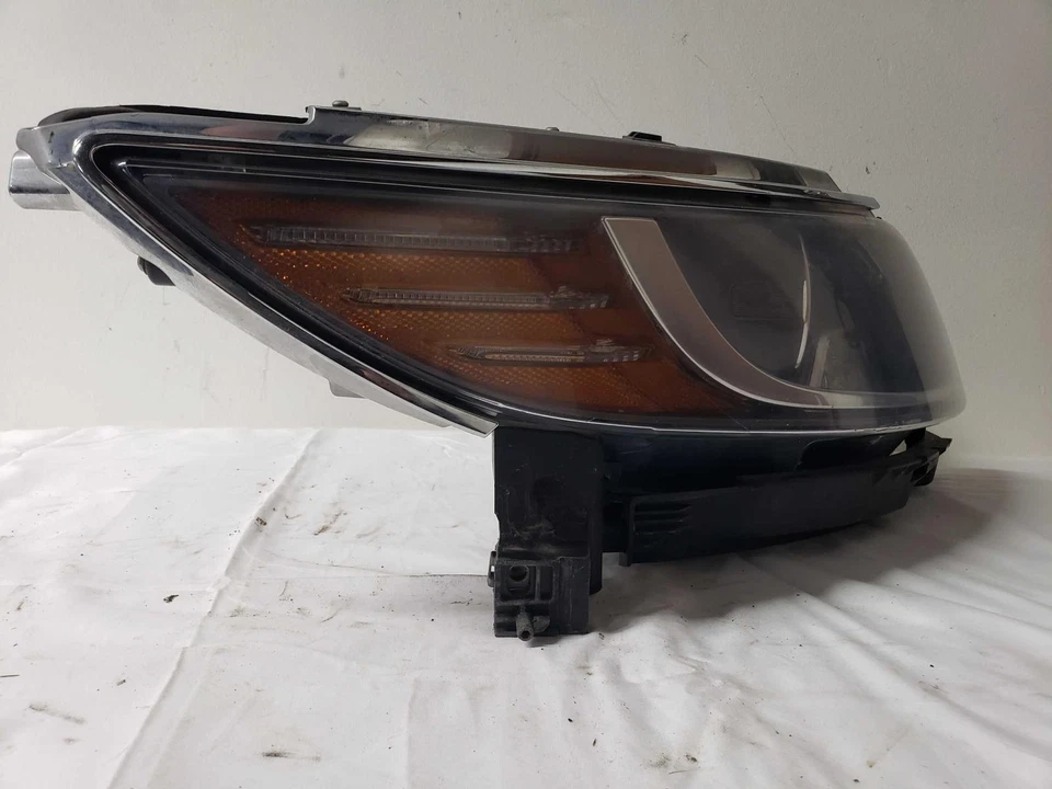 Used Right Headlight Assembly fits: 2014 Lincoln Mks xenon HID adaptive headlamp Foto 1 de 4