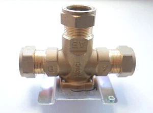 Danfoss hsv3 22mm 3 port valve 22mm compression valve body only - Picture 1 of 4