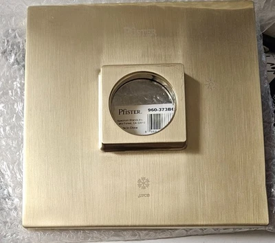 Pfister 960-373BG Flangia parete vasca/doccia verve per guarnizione valvola - oro spazzolato - Immagine 1 di 2