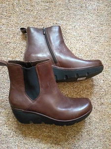 Neu Clarks Damen-Surfstiefel Größe 10 Keilabsatz seitlicher Reißverschluss UVP 160 $ - Bild 1 von 11