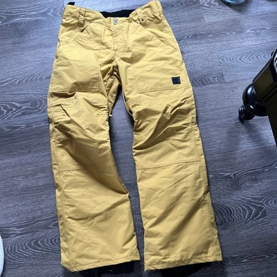 Ropa Exterior Técnica Aperture Talla M 10.000 Mm Impermeable Amarillo Mostaza Foto 1 de 4