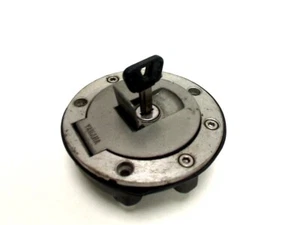 tappo cisterna gasolio per YAMAHA YZF 1000 THUNDERACE 1996 - 2001 usato 161724 - Foto 1 di 6
