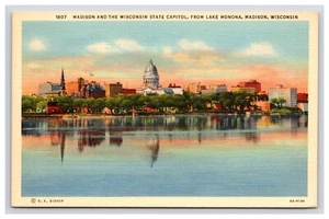 Postkarte: WI State Capitol, vom Lake Monona, Madison, Wisconsin - unbesendet - Bild 1 von 2