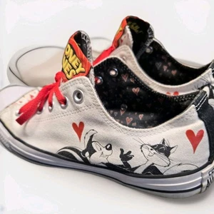 Converse Chuck Taylor All Star Looney Tunes Pepe Le Pew Hombres 7 Mujeres 9 - Imagen 1 de 15