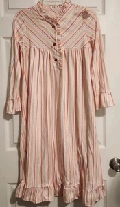 AMERICAN GIRL Kit camicia da notte bambina abbinata taglia media righe flanella volant - Foto 1 di 8