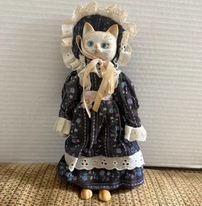 Vintage 8" Keramik Porzellan Puppe Katze Kopf Haube blau Blumen Kleid schön - Bild 1 von 7
