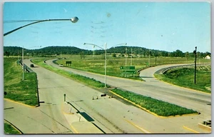 Postcard Louisville Kentucky c1966 New Turnpike Jefferson County - Picture 1 of 2