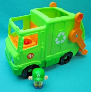 FISHER PRICE LITTLE PEOPLE RECYCLING GARBAGE TRUCK-SOUNDS SONGS & PHRASES--E-58 - Picture 1 of 7