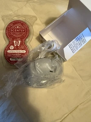 Scentsy Mini Fan Diffuser, gray w/USB and Cranberry Orange Cider Scent Pod - Image 1 of 2