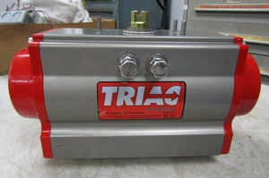 💥TRIAC 2R80SR SPRING RETURN RACK & PINION ACTUATOR 150 PSI MAX PRESSURE 80 AMP - Picture 1 of 8