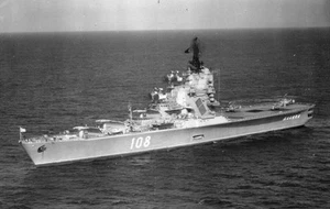 GAGA 3D Print 1/300 Soviet Navy Moskva class helicopter carrier (waterline) - Bild 1 von 2