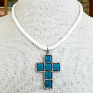 Collar Gargantilla Vintage Imitación Turquesa CRUZ Colgante Cuentas Vidrio Blanco 16.75" - Imagen 1 de 6